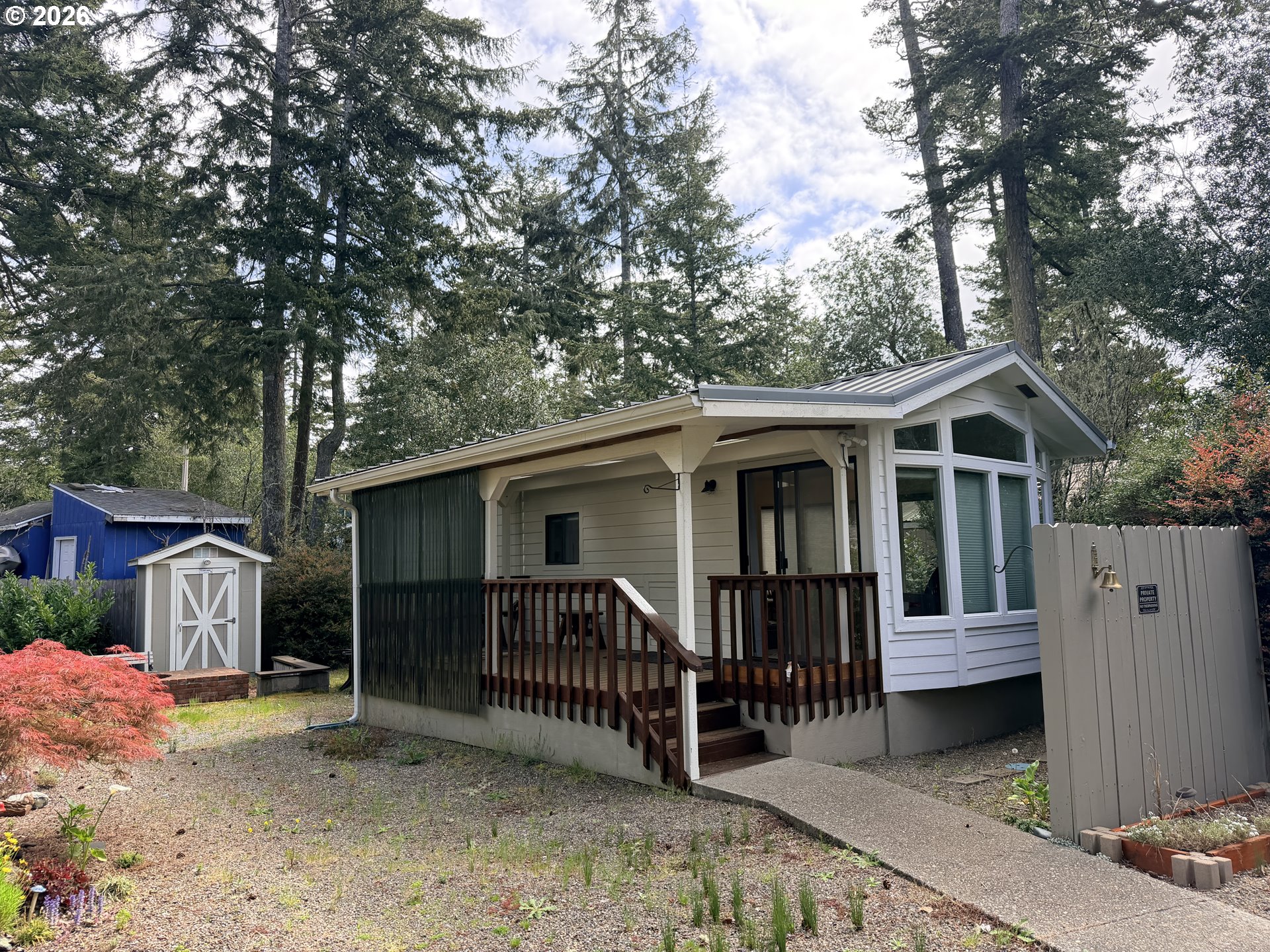 225 Azalea Street Florence, OR 97439 - Photo 2 of 25