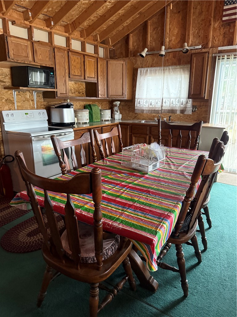 285 Ayoho Road Coventry, RI 02816 - Photo 4 of 10