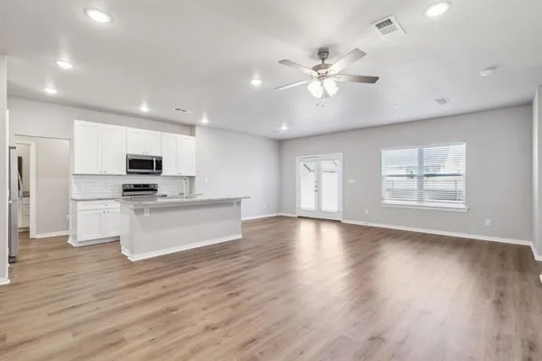 $2,095 | 820 Brookside Drive, Springtown, TX 76082