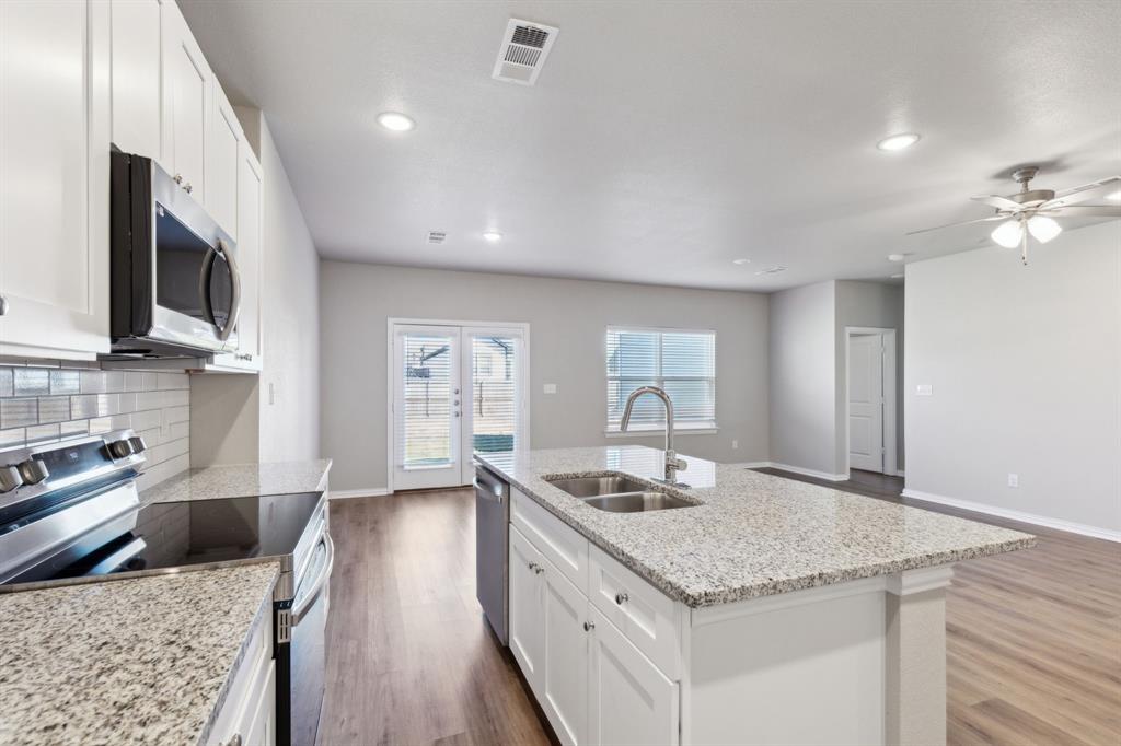 820 Brookside Drive Springtown, TX 76082 - Photo 7 of 25