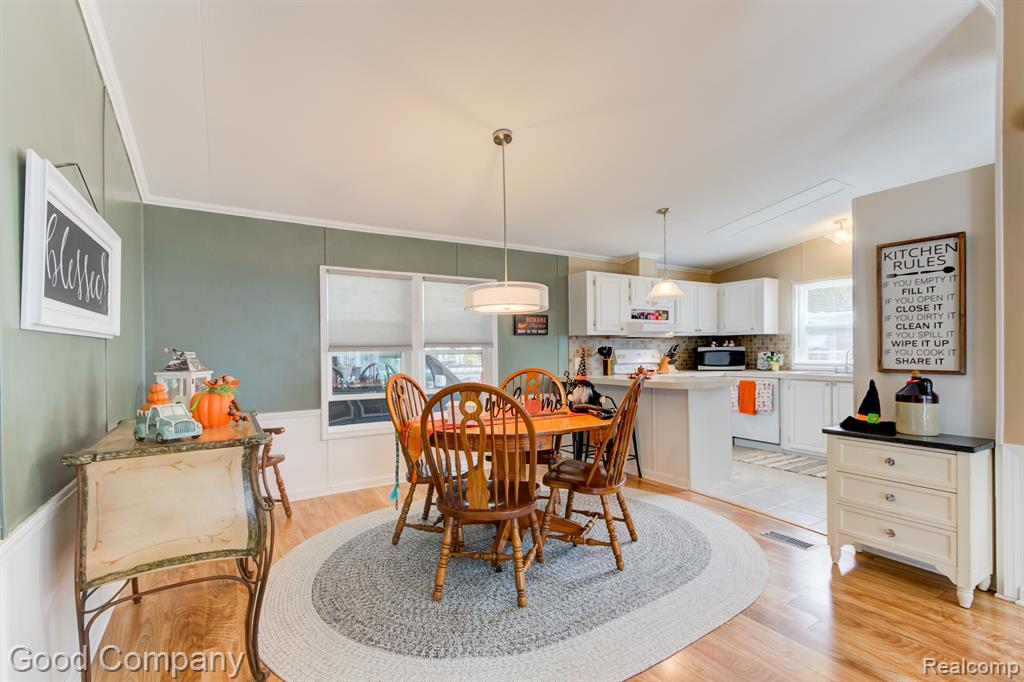 545 Mallard Street Rochester Hills, MI 48309 - Photo 9 of 41