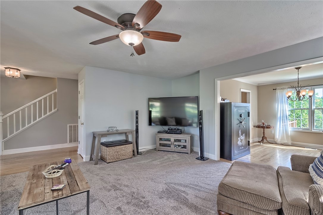 1136 Moorehead Place Pendleton, SC 29670 - Photo 4 of 32