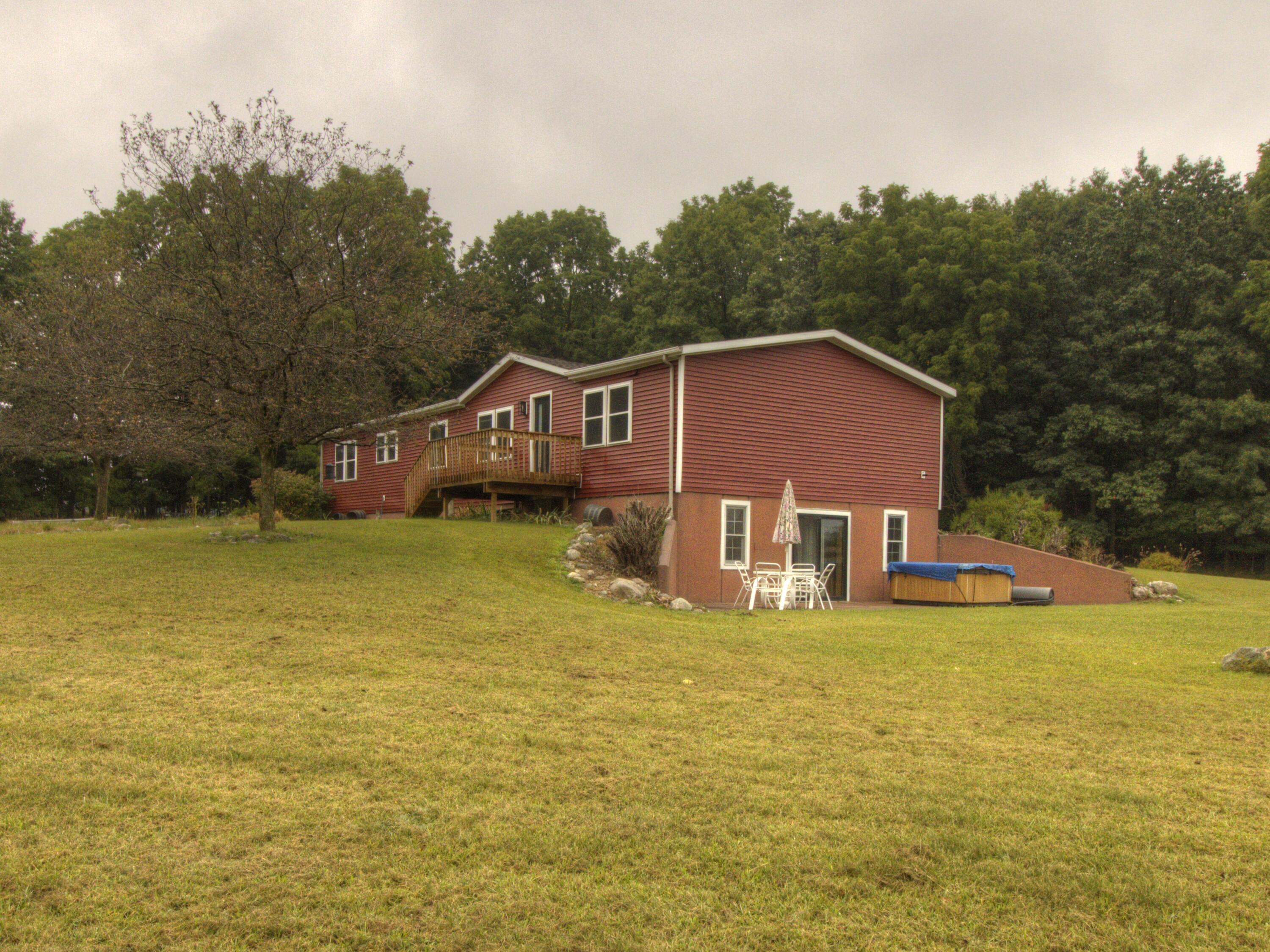 8529 Newcomb Road Vestaburg, MI 48891 - Photo 2 of 24 Walk out