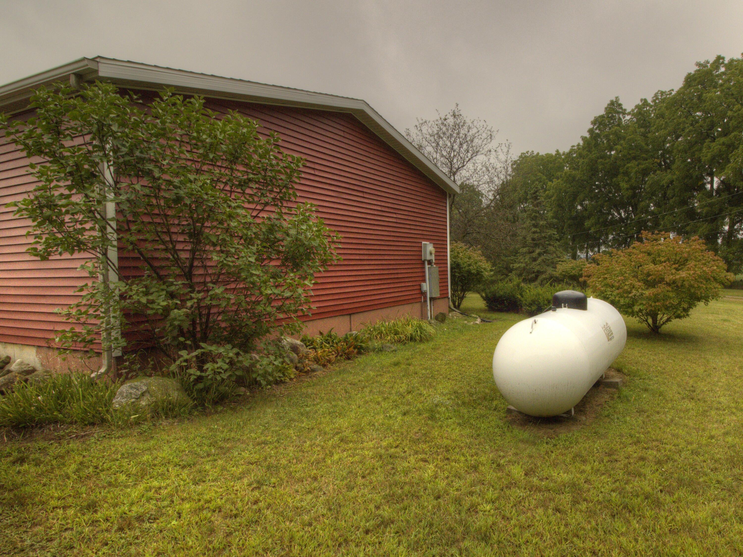 8529 Newcomb Road Vestaburg, MI 48891 - Photo 4 of 24 propane