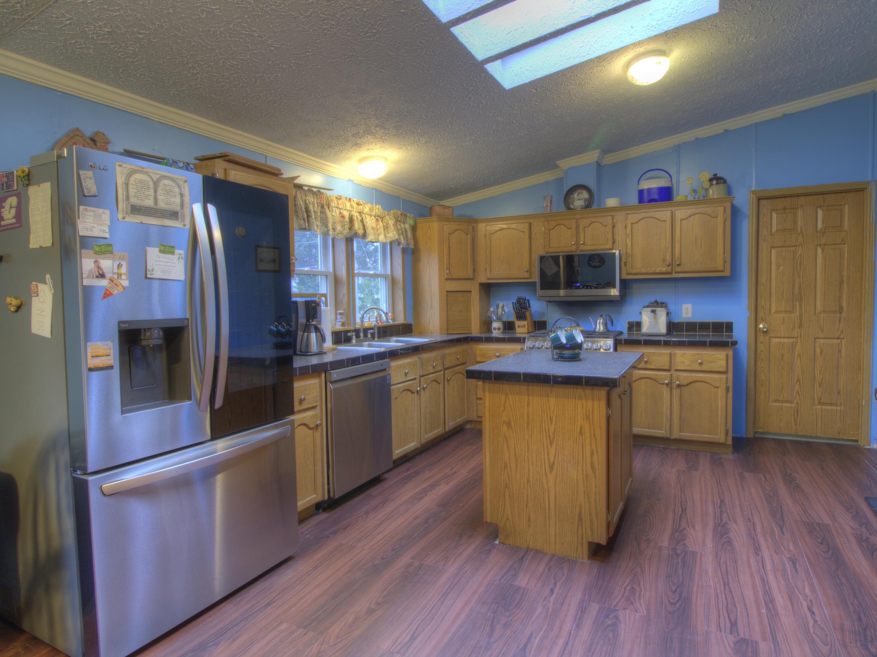 8529 Newcomb Road Vestaburg, MI 48891 - Photo 5 of 24 kitchen