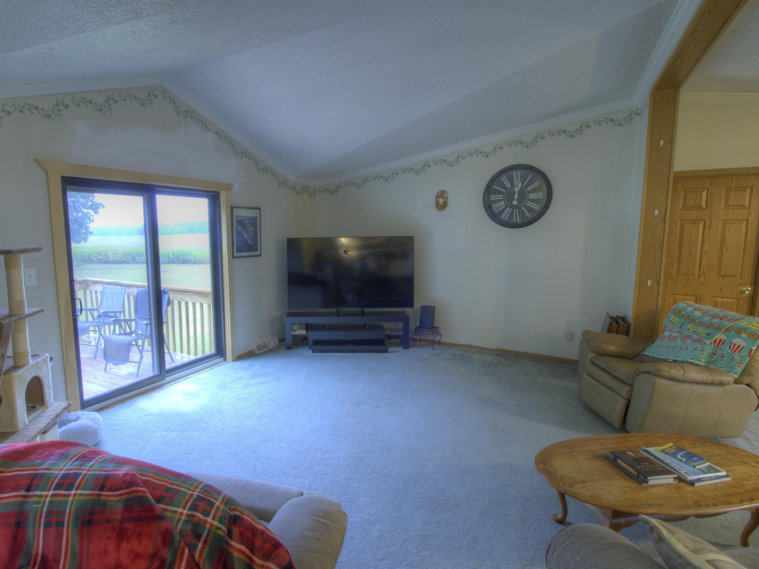 8529 Newcomb Road Vestaburg, MI 48891 - Photo 7 of 24 living room