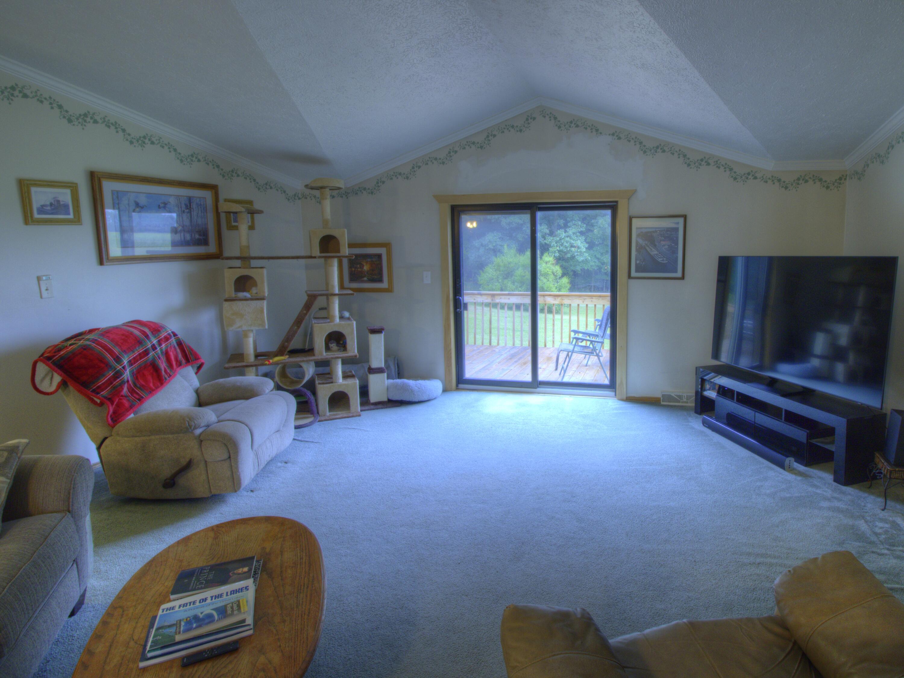 8529 Newcomb Road Vestaburg, MI 48891 - Photo 8 of 24 living room