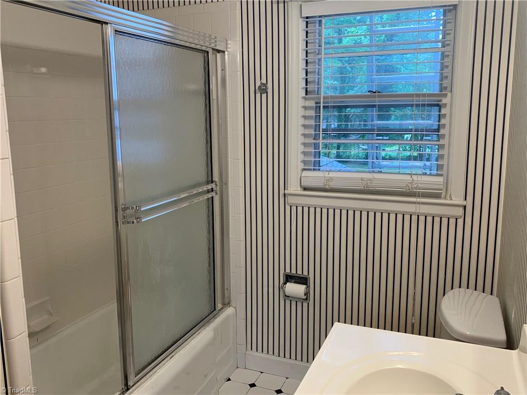 404 Rockspring Road High Point, NC 27262 - Photo 14 of 18 Gallery Image 14