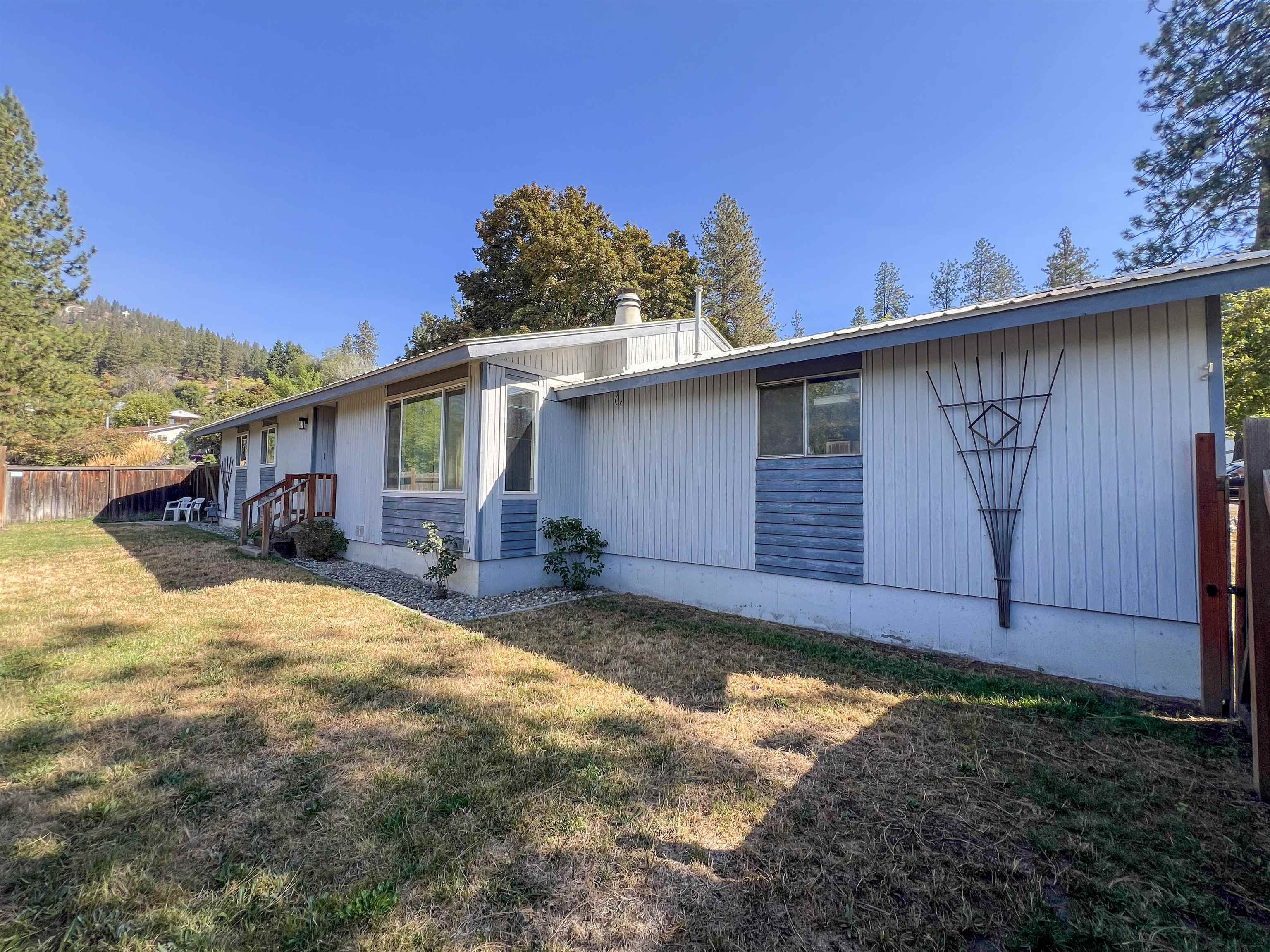 732 North Maple Street Colville, WA 99114 - Photo 2 of 34