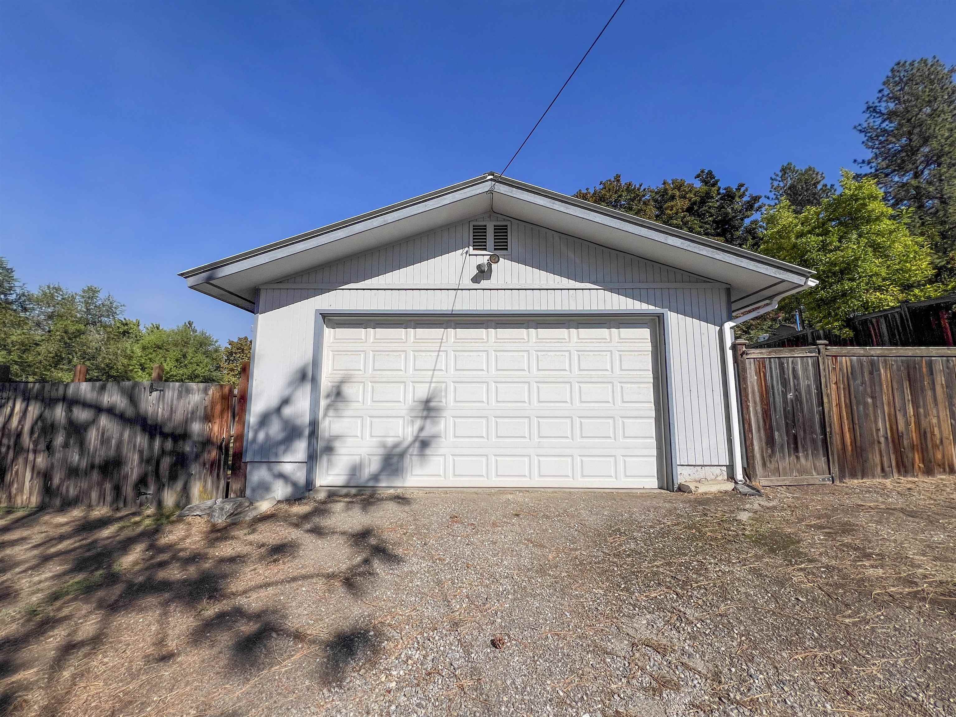 732 North Maple Street Colville, WA 99114 - Photo 6 of 34