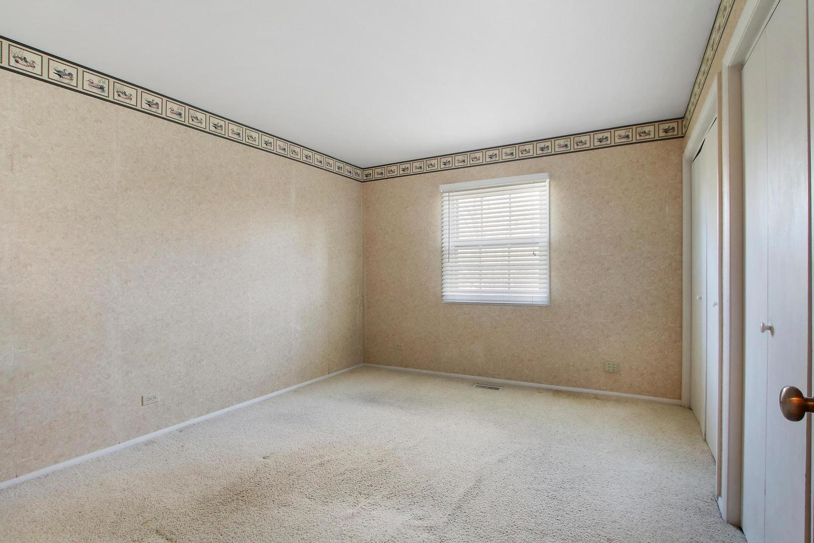 1155 Cayuga Drive Northbrook, IL 60062 - Photo 18 of 28 a view of an empty room