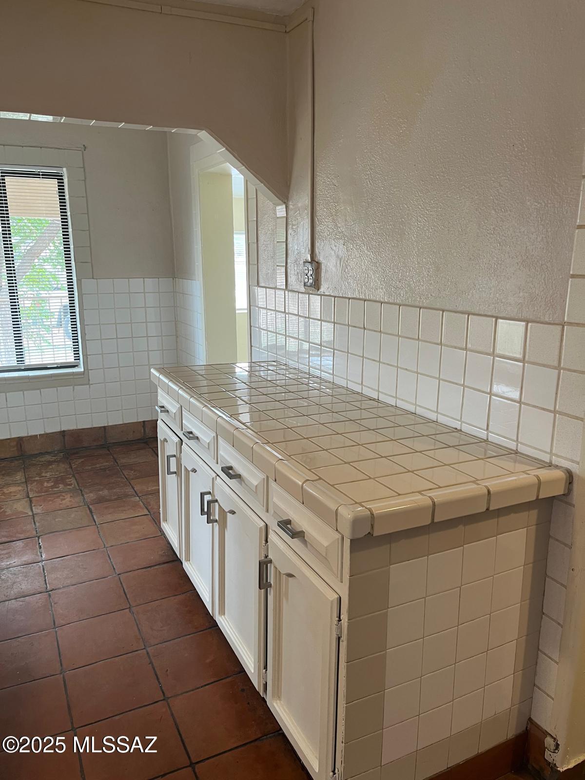 345 East Teton Road, Unit 2 Tucson, AZ 85756 - Photo 5 of 18 PHOTO-2025-11-18-20-28-29_1