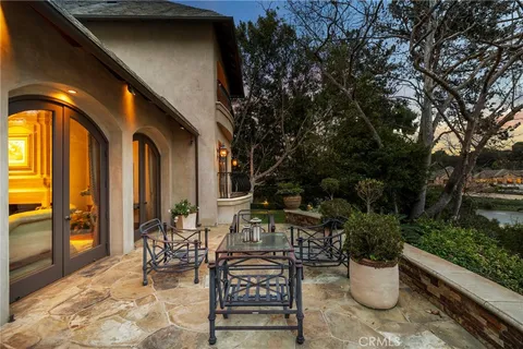 $10,500,000 | 7 Lochmoor Lane, Newport Beach, CA 92660