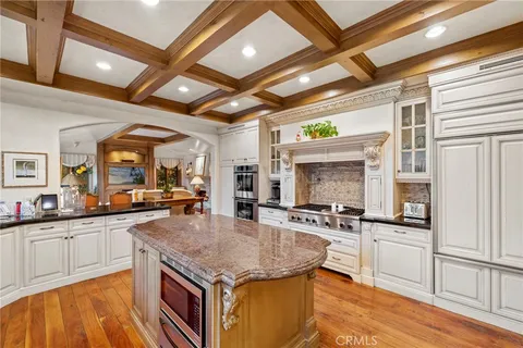 $10,500,000 | 7 Lochmoor Lane, Newport Beach, CA 92660