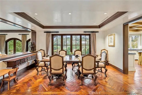 $10,500,000 | 7 Lochmoor Lane, Newport Beach, CA 92660