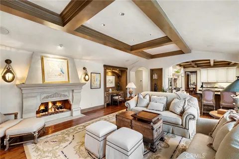 $10,500,000 | 7 Lochmoor Lane, Newport Beach, CA 92660