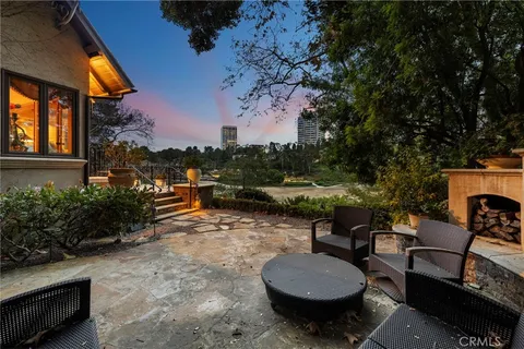 $10,500,000 | 7 Lochmoor Lane, Newport Beach, CA 92660