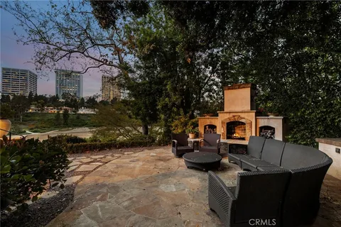 $10,500,000 | 7 Lochmoor Lane, Newport Beach, CA 92660