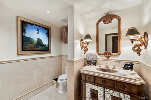 $10,500,000 | 7 Lochmoor Lane, Newport Beach, CA 92660