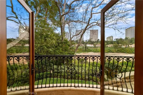 $10,500,000 | 7 Lochmoor Lane, Newport Beach, CA 92660