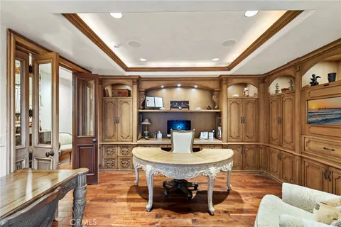 $10,500,000 | 7 Lochmoor Lane, Newport Beach, CA 92660