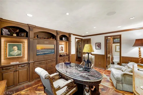 $10,500,000 | 7 Lochmoor Lane, Newport Beach, CA 92660