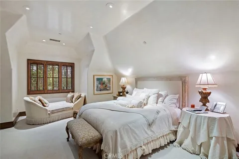 $10,500,000 | 7 Lochmoor Lane, Newport Beach, CA 92660