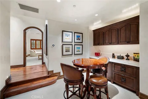 $10,500,000 | 7 Lochmoor Lane, Newport Beach, CA 92660