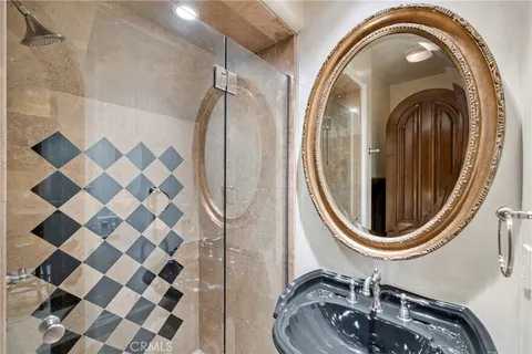 $10,500,000 | 7 Lochmoor Lane, Newport Beach, CA 92660