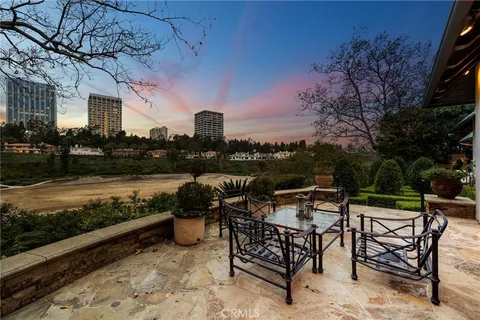 $10,500,000 | 7 Lochmoor Lane, Newport Beach, CA 92660