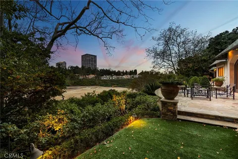 $10,500,000 | 7 Lochmoor Lane, Newport Beach, CA 92660