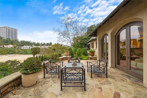 $10,500,000 | 7 Lochmoor Lane, Newport Beach, CA 92660