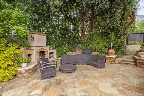 $10,500,000 | 7 Lochmoor Lane, Newport Beach, CA 92660