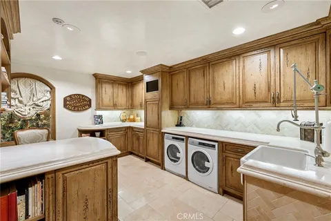 $10,500,000 | 7 Lochmoor Lane, Newport Beach, CA 92660