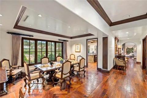 $10,500,000 | 7 Lochmoor Lane, Newport Beach, CA 92660