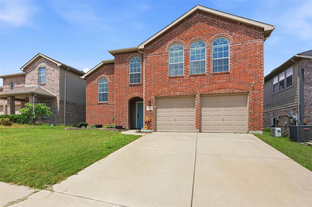 14037 Fontana Road Fort Worth, TX 76262 - Photo 3 of 40