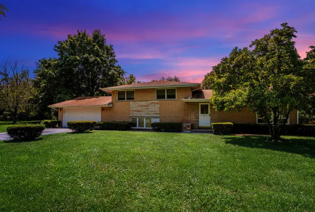 $3,000 | 14322 McCarthy Road, Lemont, IL 60439