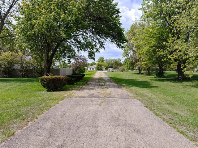 $3,000 | 14322 McCarthy Road, Lemont, IL 60439