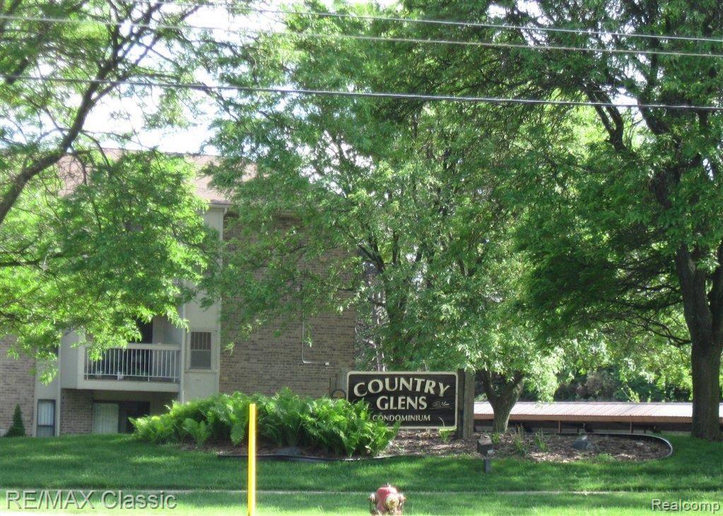 30475 West 14 Mile Road, Unit 85 Farmington, MI 48334 - Photo 2 of 9 Country Glens Condominiums