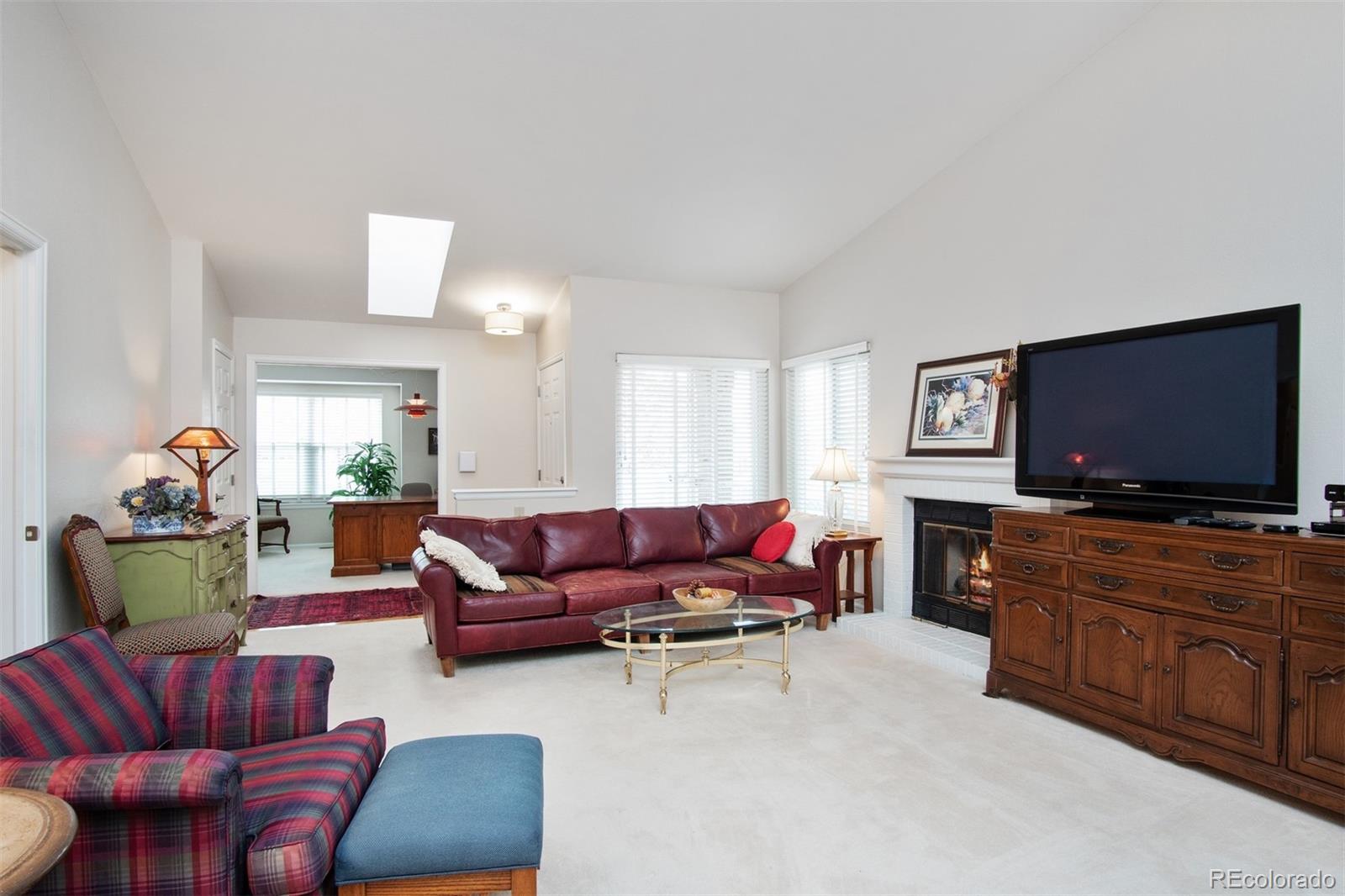 8 Sutherland Court Highlands Ranch, CO 80130 - Photo 5 of 31 Gallery Image 5