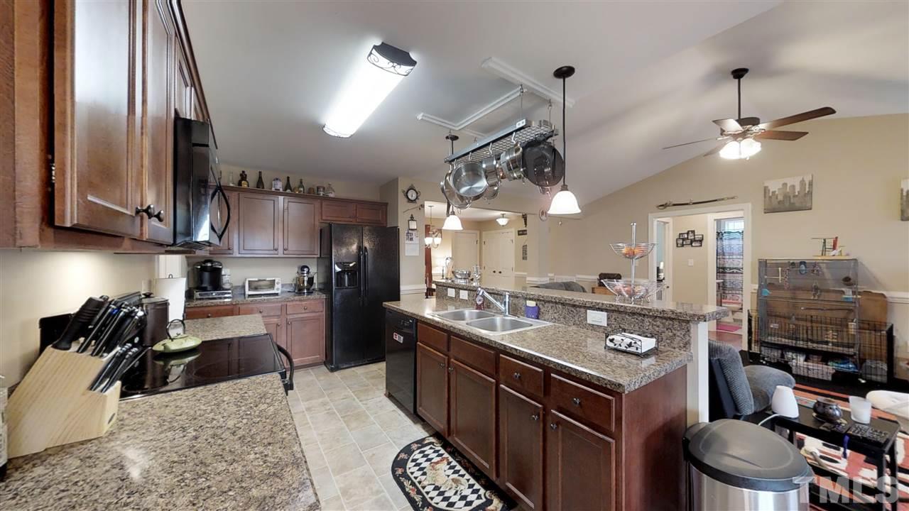 187 East Gordon Road Selma, NC 27576 - Photo 4 of 25 Gallery Image 4