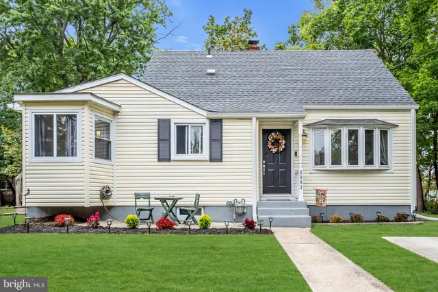a front view of house with yard