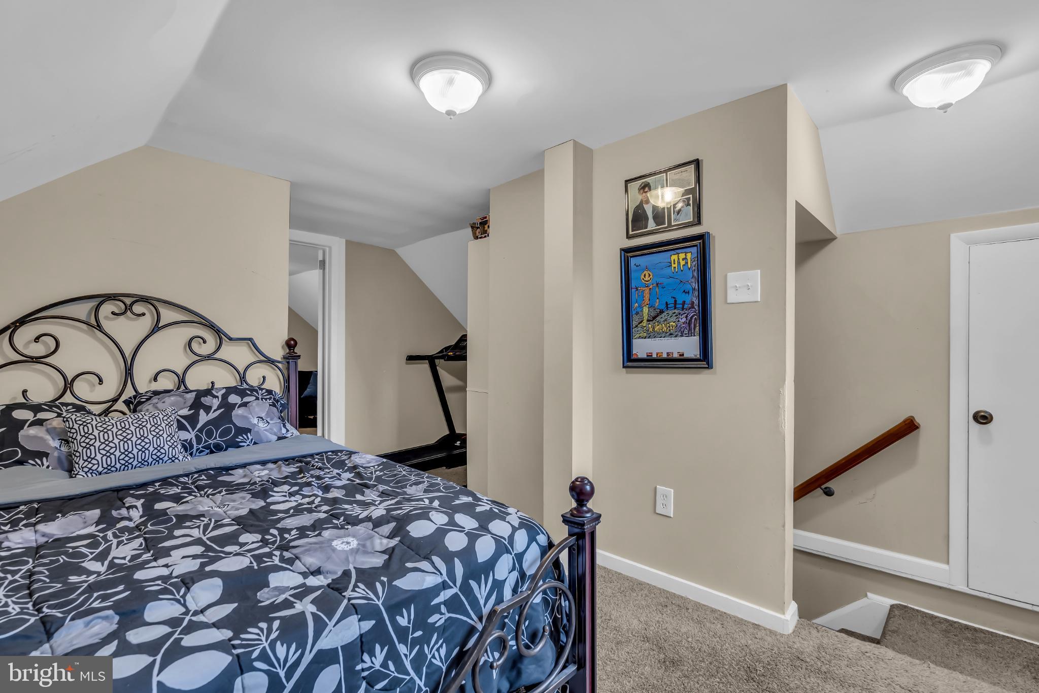 2002 South Brighton Avenue Clementon, NJ 08021 - Photo 32 of 38 a bedroom with a bed and a dresser