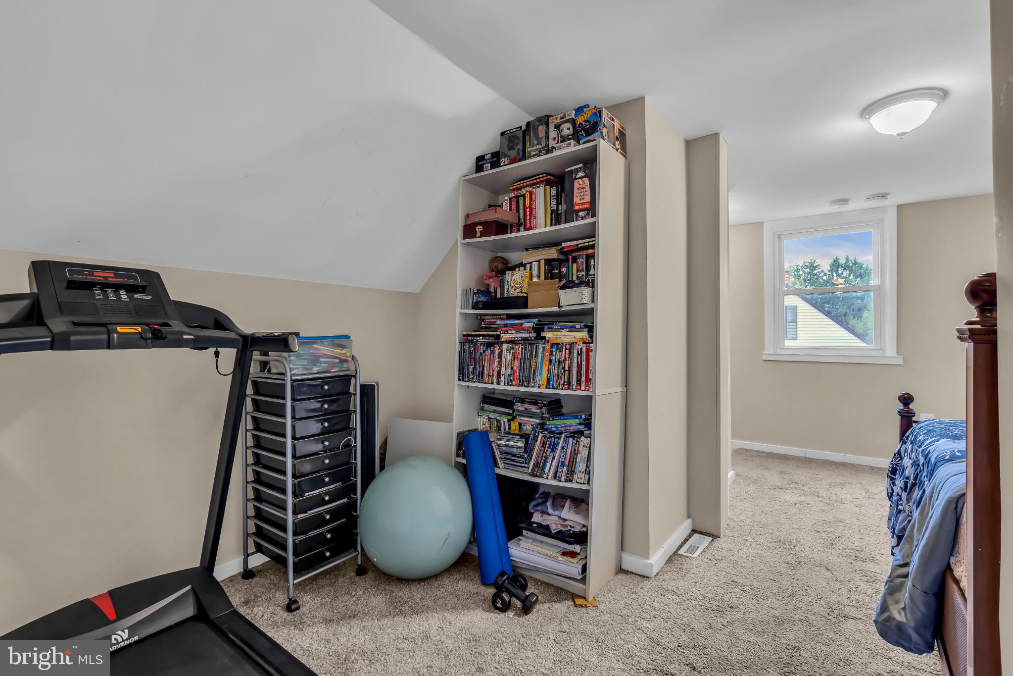 2002 South Brighton Avenue Clementon, NJ 08021 - Photo 33 of 38 a room with furniture and a book shelf