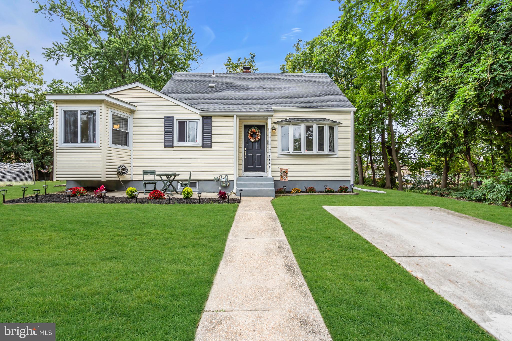 2002 South Brighton Avenue Clementon, NJ 08021 - Photo 4 of 38 a front view of house with yard and green space