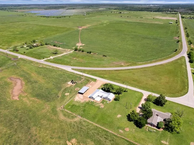 a view of a outdoor space and city view