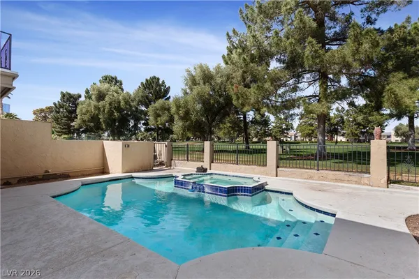 $2,995 | 908 Vegas Valley Drive, Las Vegas, NV 89109