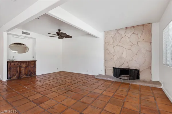 $2,995 | 908 Vegas Valley Drive, Las Vegas, NV 89109