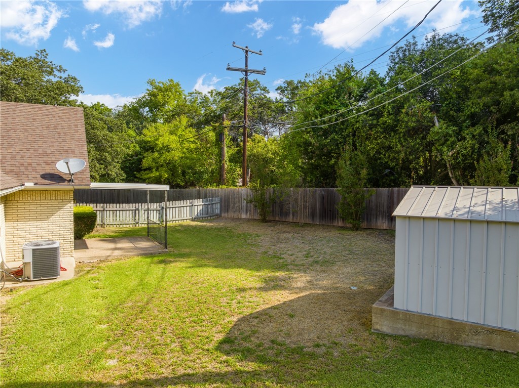 2621 Arroyo Road Waco, TX 76710 - Photo 35 of 43