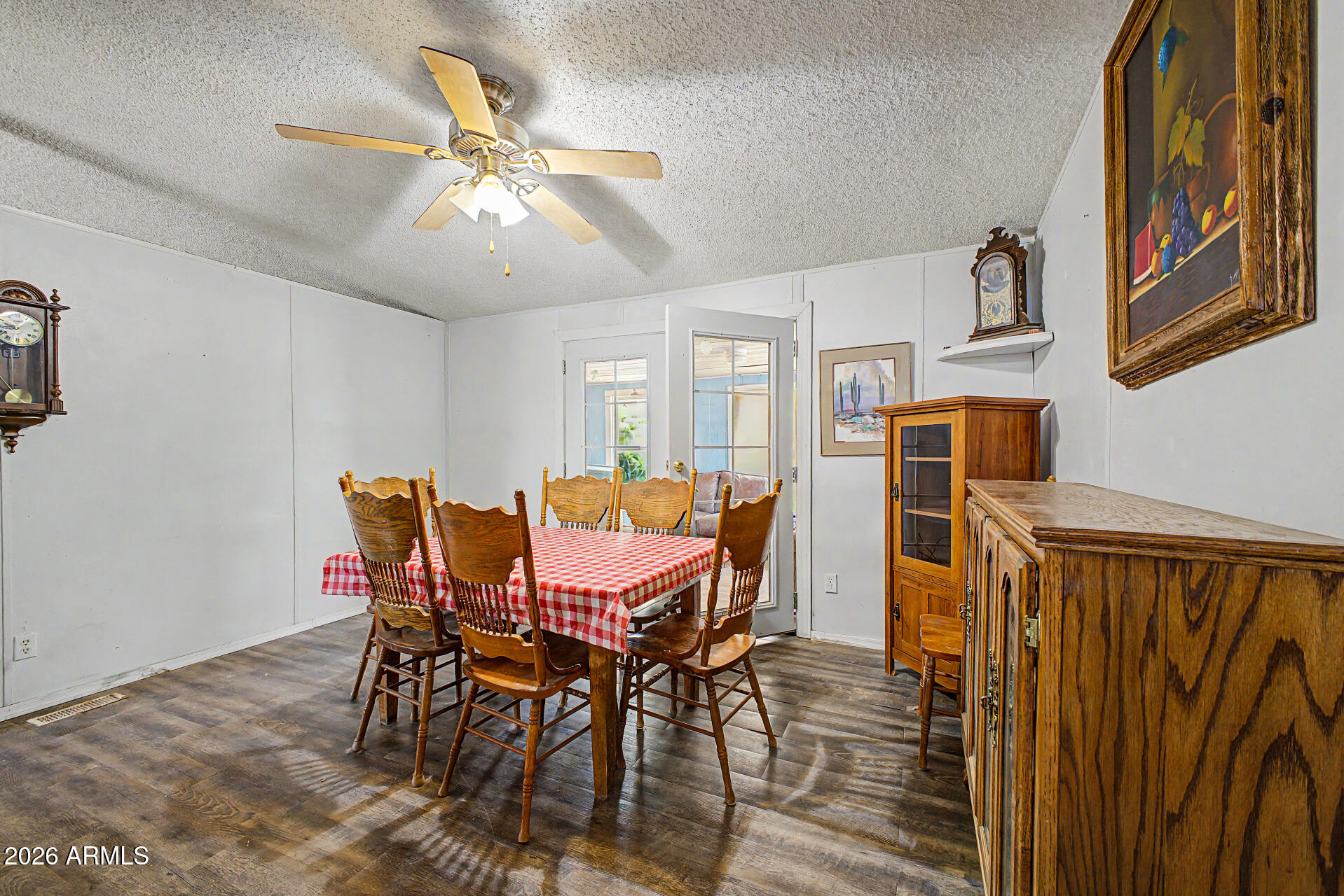 8595 North Palo Verde Road Florence, AZ 85132 - Photo 8 of 41 a dining room with furniture and window